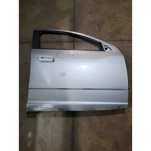 Porta Dianteira Direita Gm Cobalt 2013 2019  Dianteira Direita Prata
