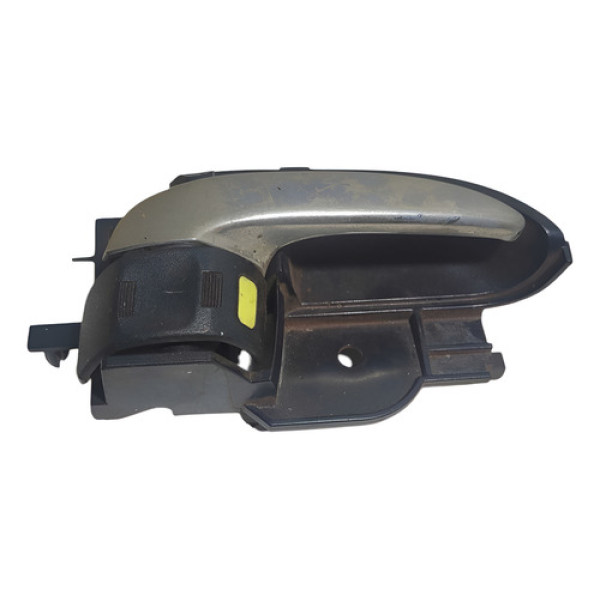 Maçaneta Interna Traseira Direita Toyota Etios 2013 Traseira